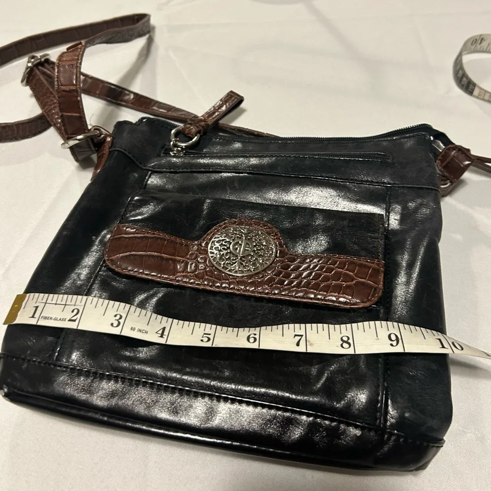 Giani Bernini Black andBrownLeather Crossbody Messenger withDecorative Medallion